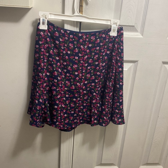 Light weight floral mini skirt by Altar’d State size small - Picture 1 of 2